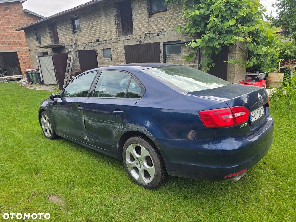 Volkswagen Jetta 2.0 Base - 6