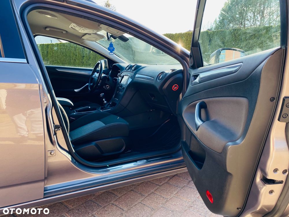 Ford Mondeo 2.0 TDCi Titanium - 32