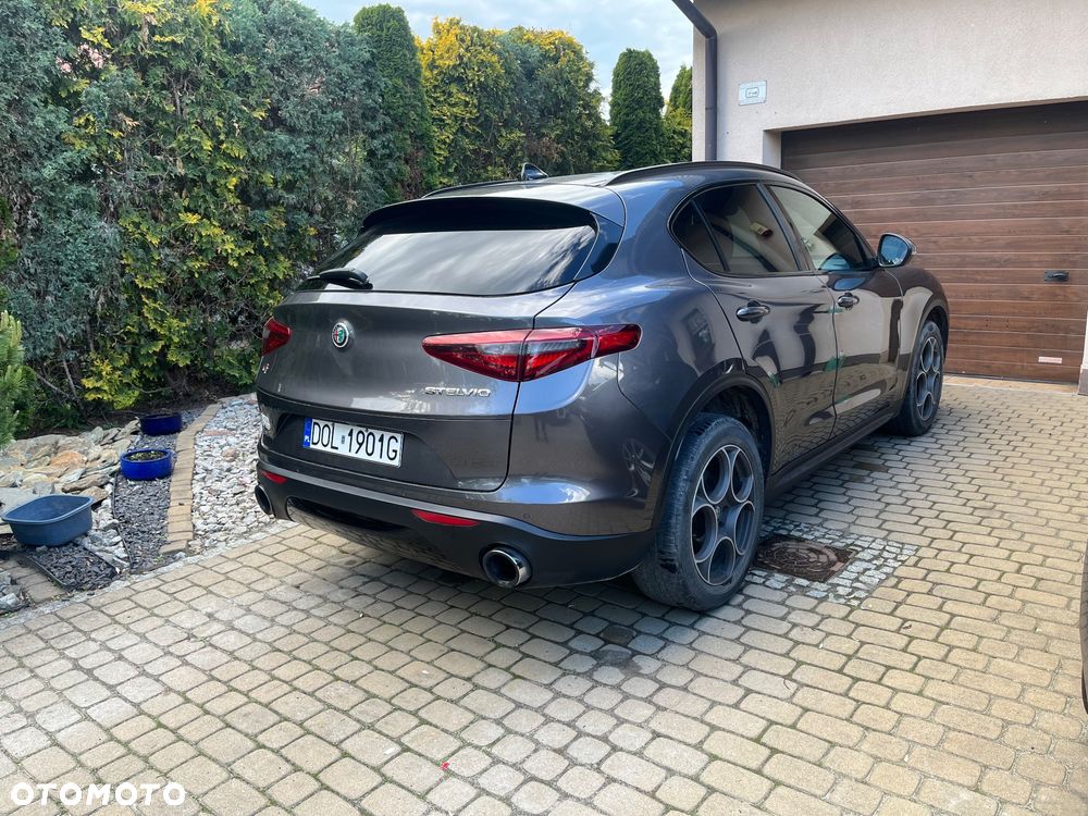 Alfa Romeo Stelvio 2.0 Turbo TI Q4 - 14