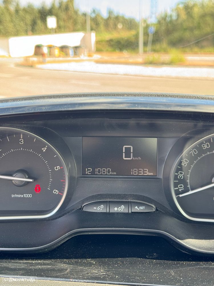 Peugeot 208 BlueHDi 100 Allure - 13