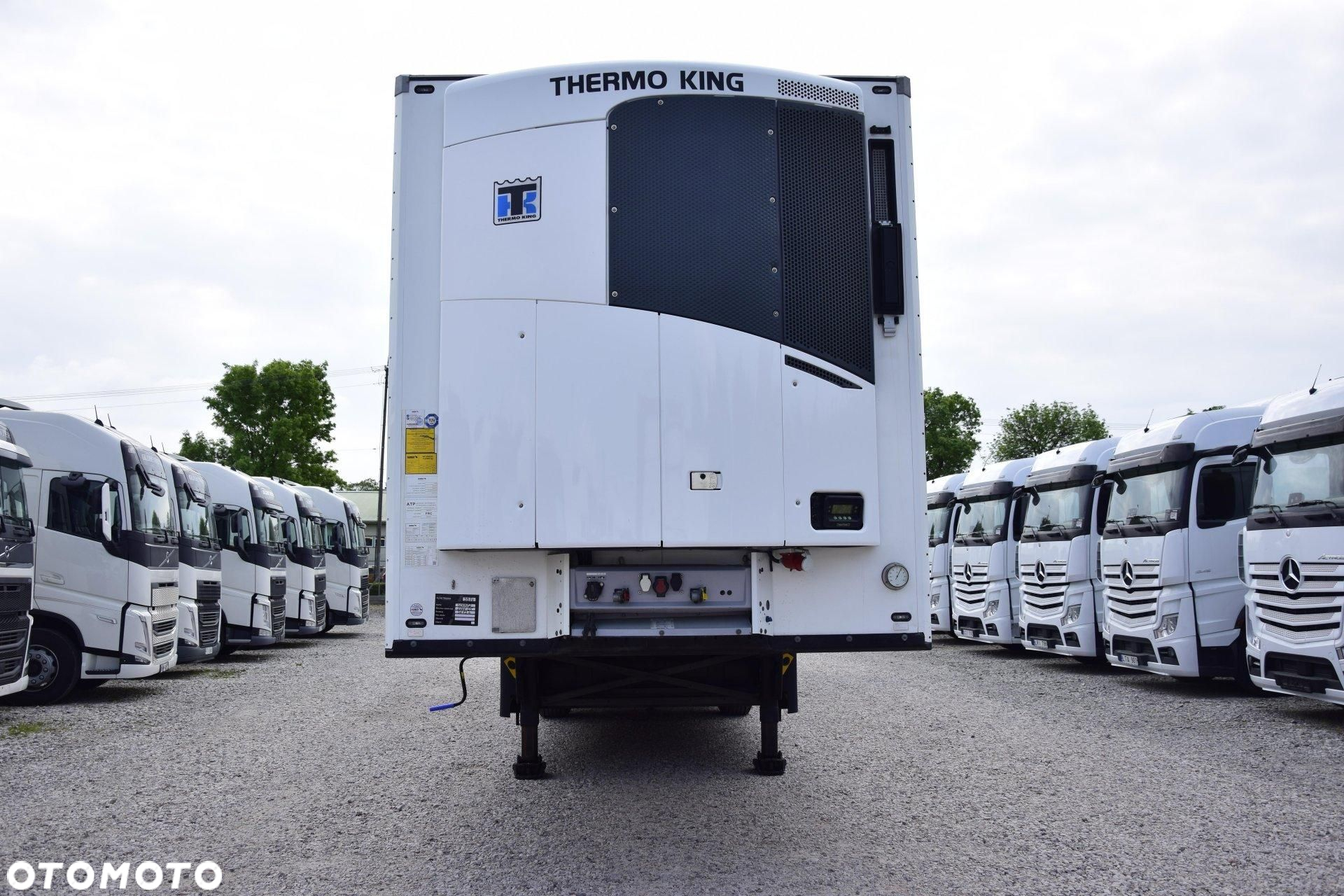 Schmitz Cargobull SKO Double Deck FP 60 ThermoKing SLXi 300 - 2