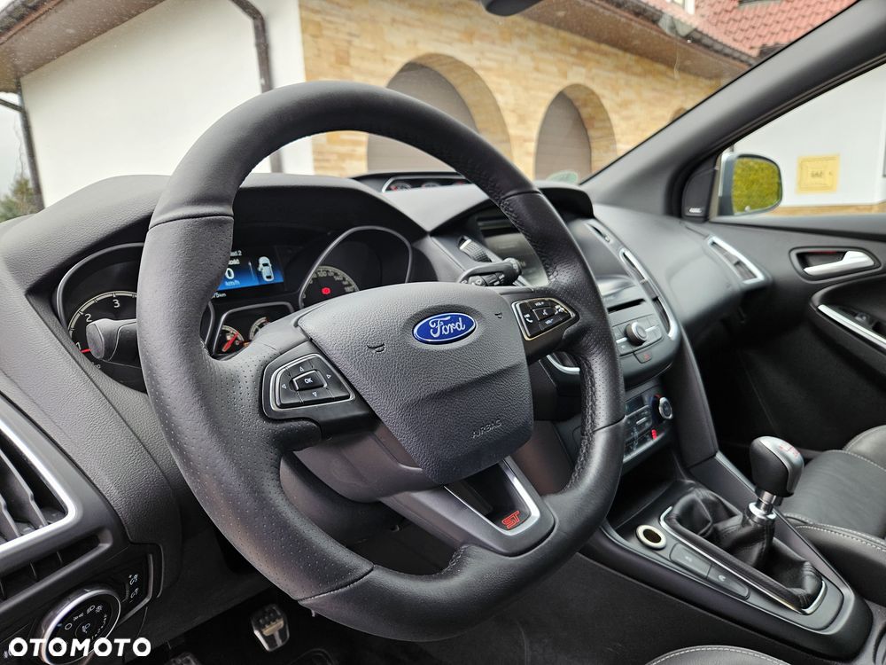 Ford Focus - 19