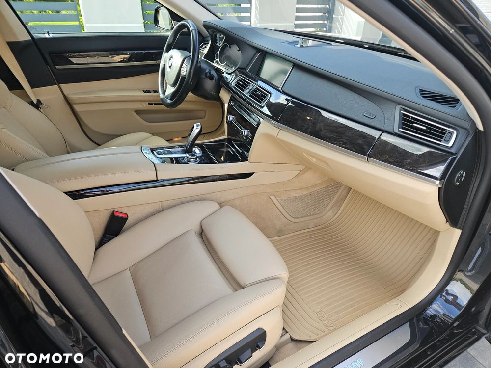 BMW Seria 7 750Ld xDrive - 16