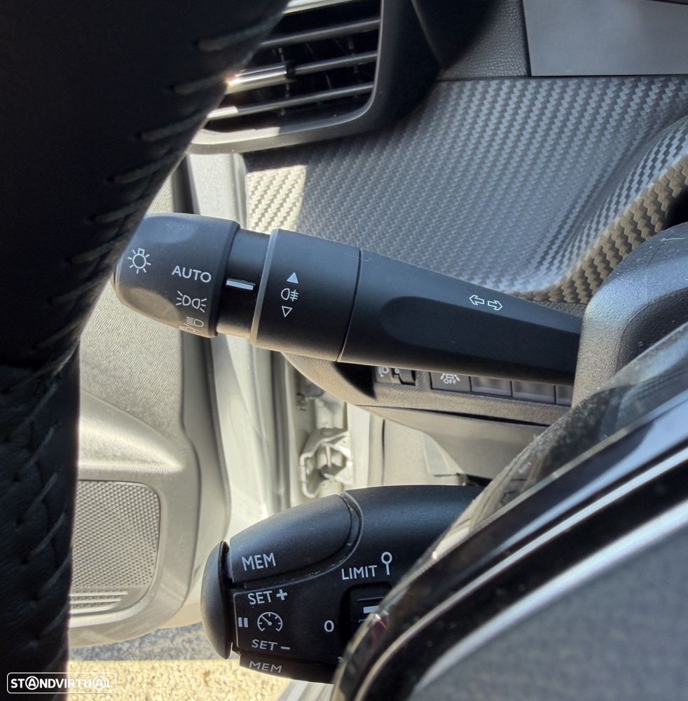 Peugeot 208 PureTech 100 Allure Pack - 16