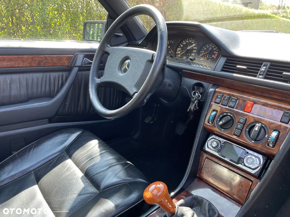 Mercedes-Benz W124 (1984-1993) - 14