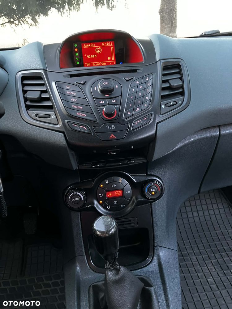 Ford Fiesta 1.4 Ghia - 15