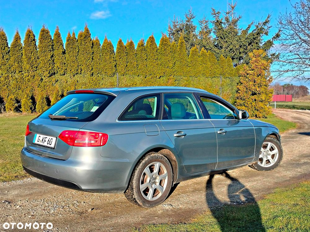 Audi A4 Avant - 4