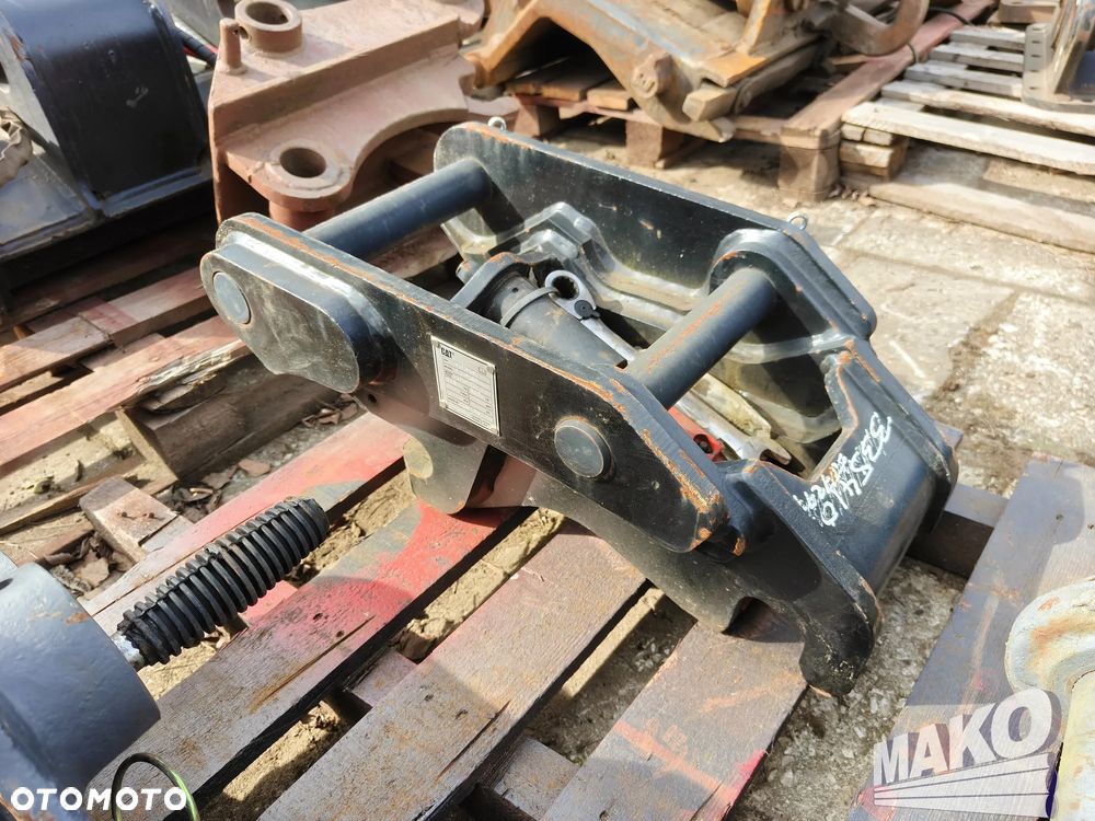 NOWE Szybkozłącze mechaniczne Caterpillar do koparko-ładowarki - 1