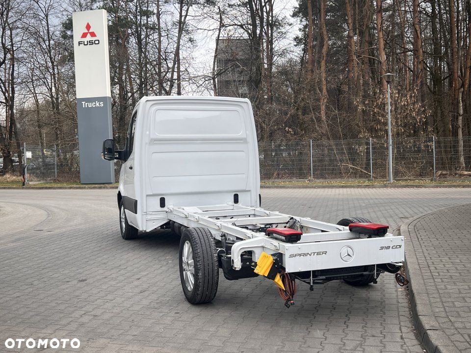 Mercedes-Benz Sprinter - 4