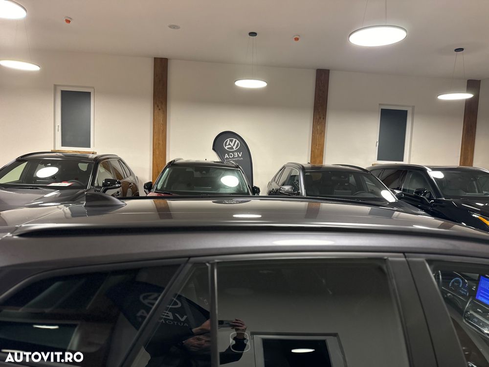 Toyota Corolla 1.8 Lounge - 28