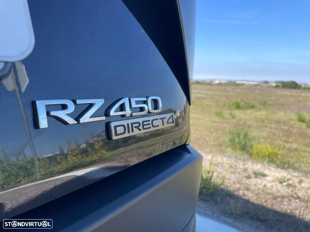 Lexus RZ 450e Premium Monotone c/ mala elétrica - 19