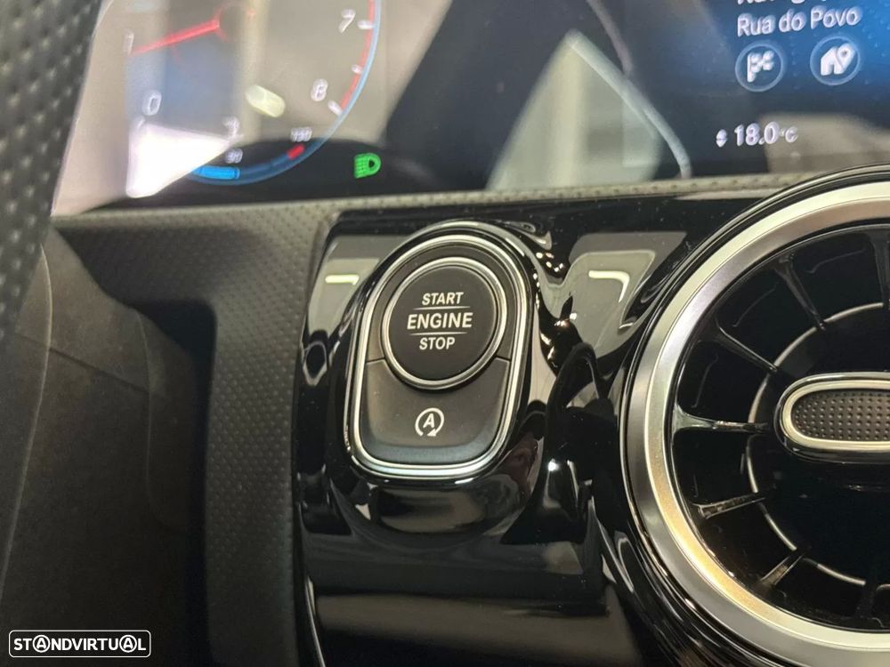 Mercedes-Benz A 200 AMG Line - 40