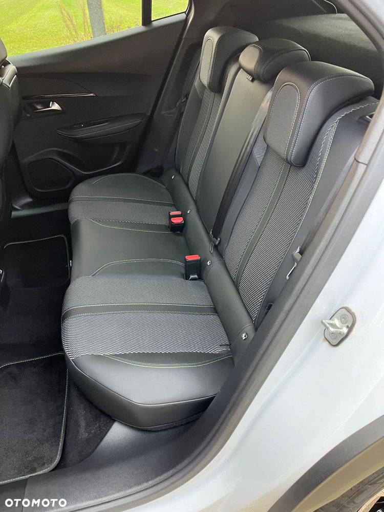 Peugeot 2008 PureTech 130 EAT8 GT - 8