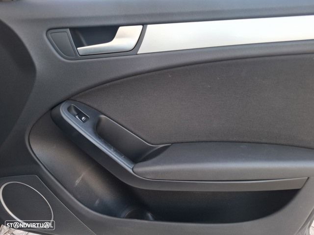 Audi A4 Avant 2.0 TDI Advance - 44