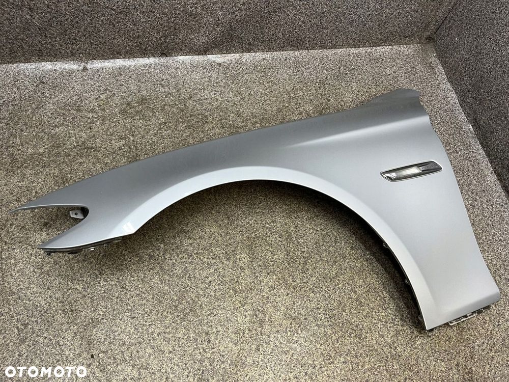 Blotnik lewy przod przedni kierunkowskaz BMW F11 F10 354 srebrny LADNY - 8