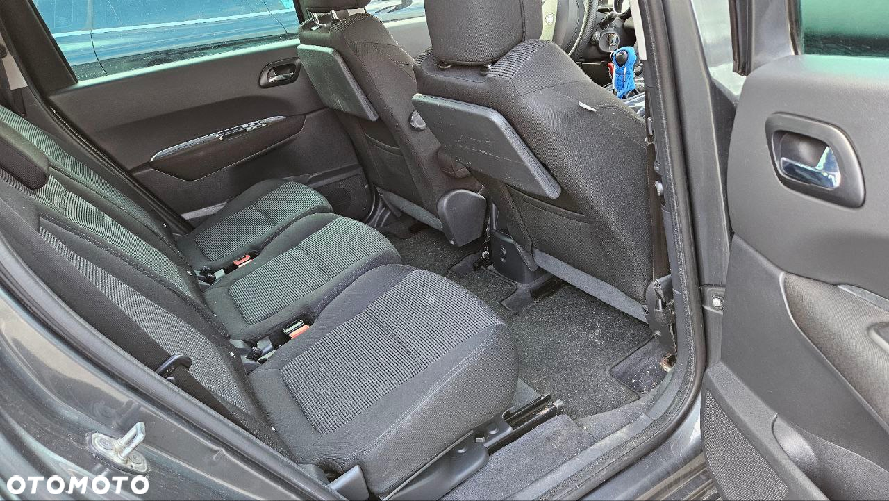 Peugeot 5008 - 6