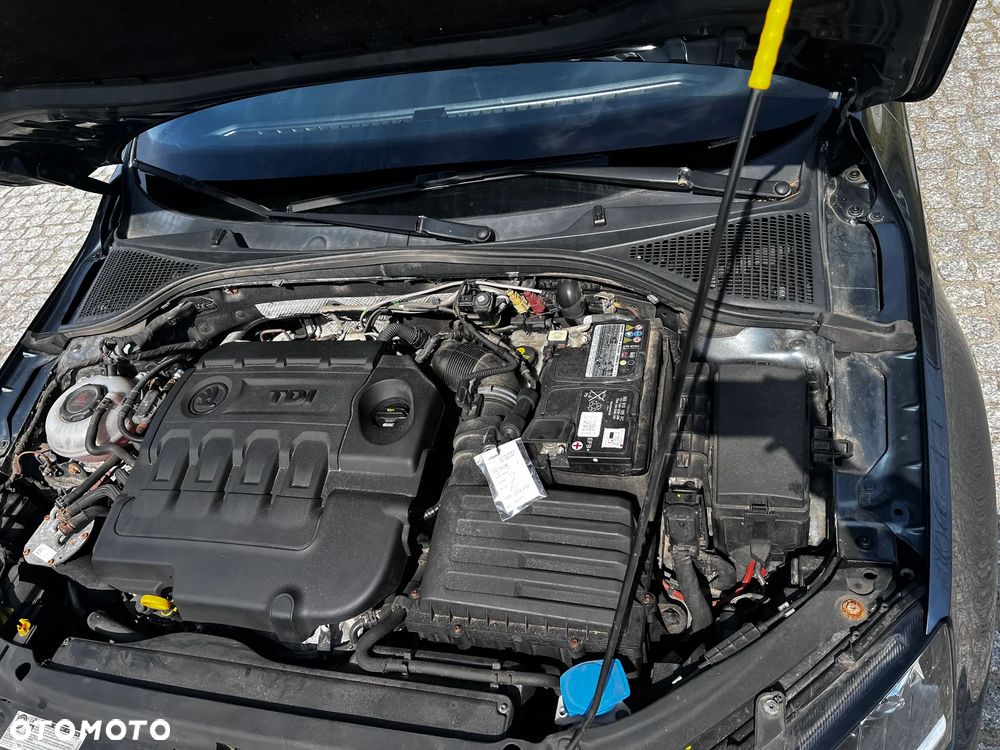 Skoda Octavia 2.0 TDI DSG RS - 12