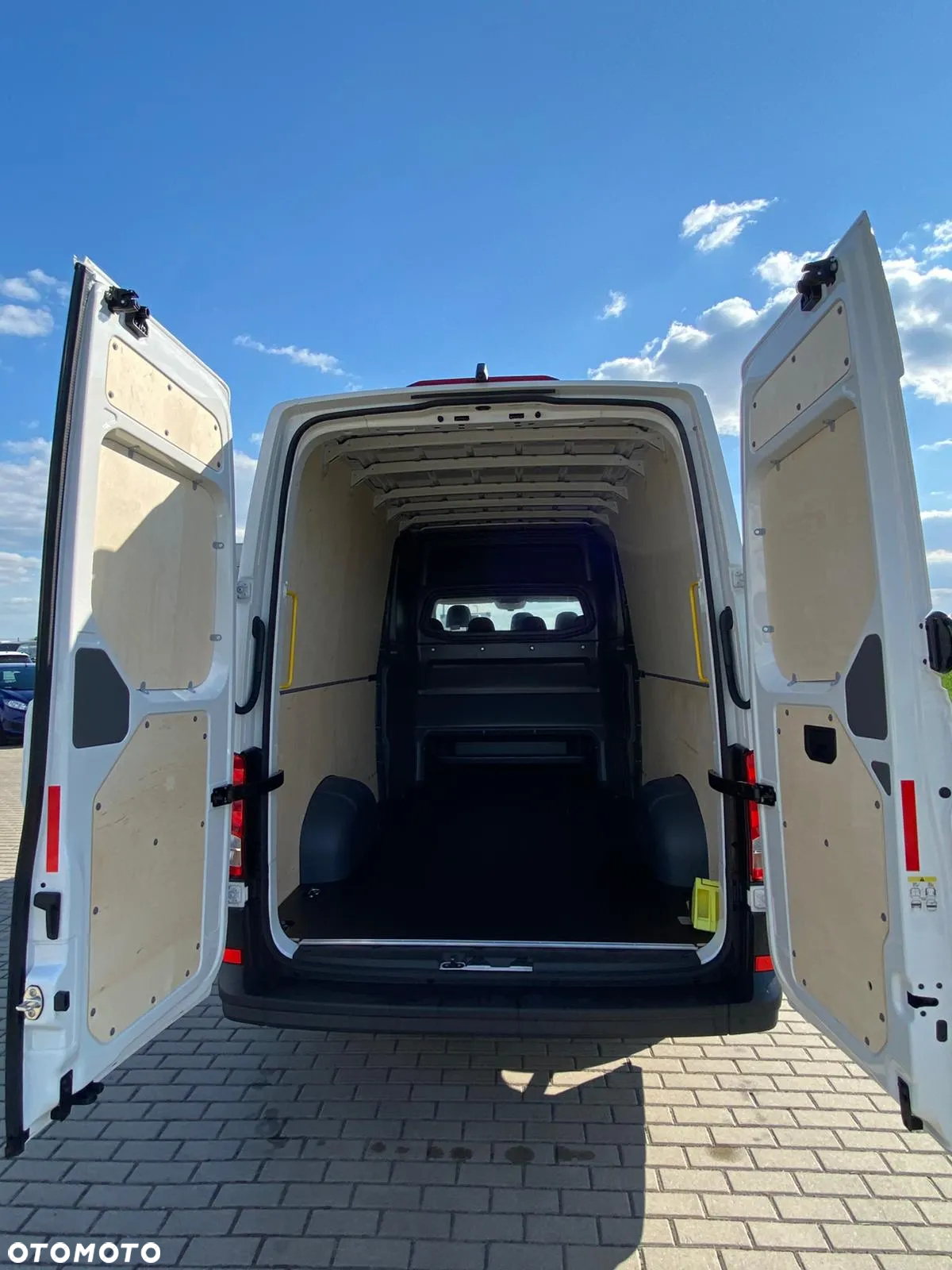 Volkswagen CRAFTER - 9
