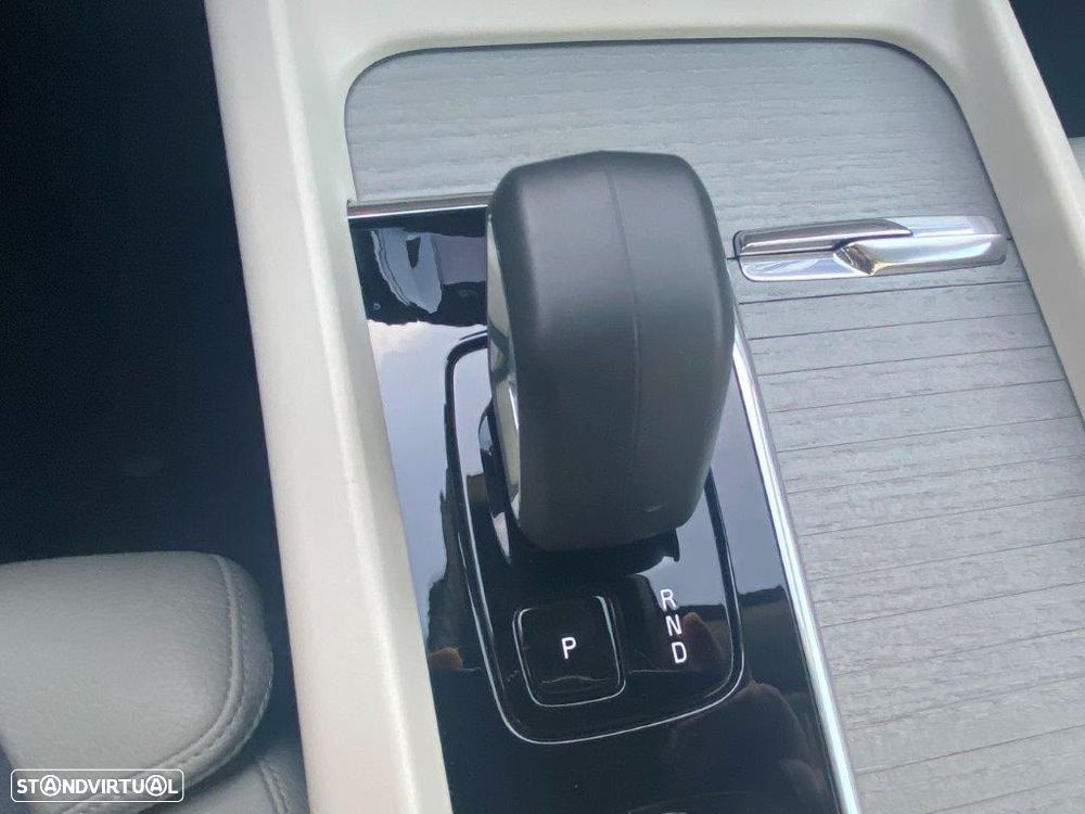 Volvo XC 60 2.0 T6 PHEV Plus Bright - 17