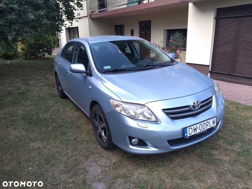 Toyota Corolla - 1