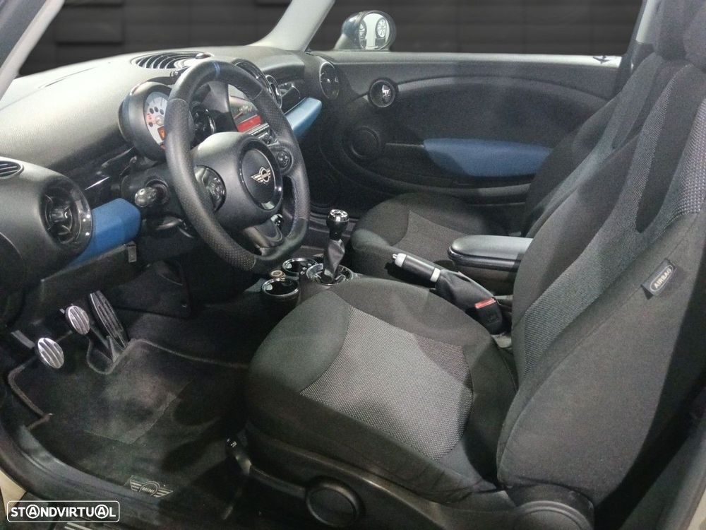 MINI 3 Portas Cooper D - 7