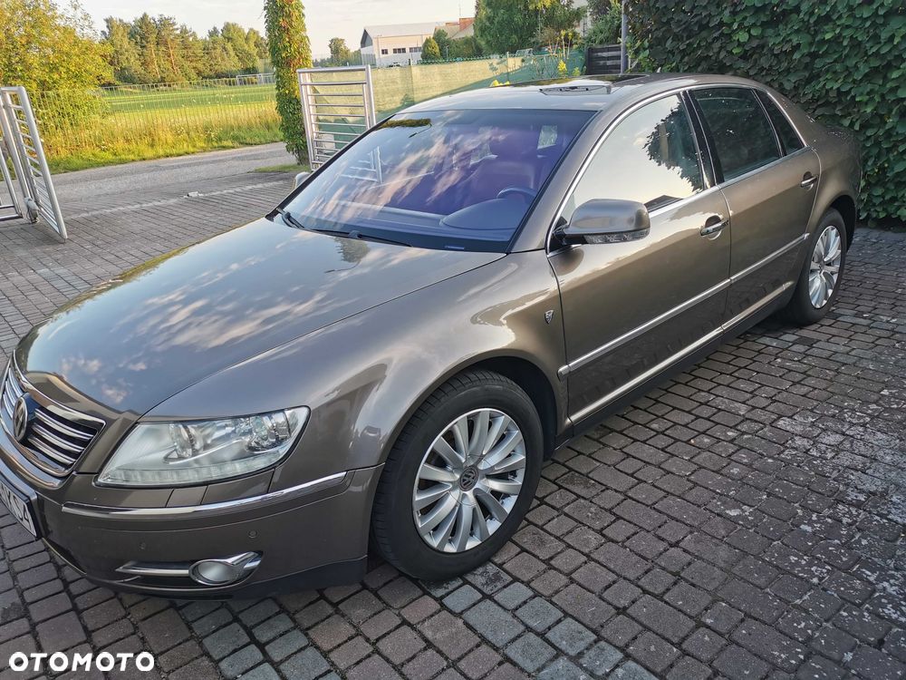 Volkswagen Phaeton - 1