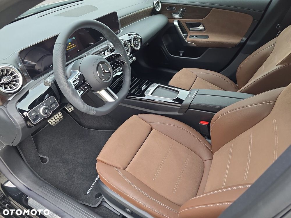 Mercedes-Benz CLA - 11