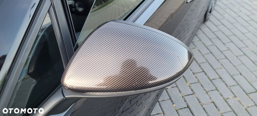 Volkswagen Golf - 22