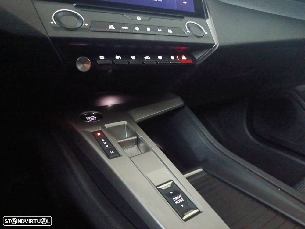 Peugeot 408 1.2 Hybrid Allure e-DCS6 - 19