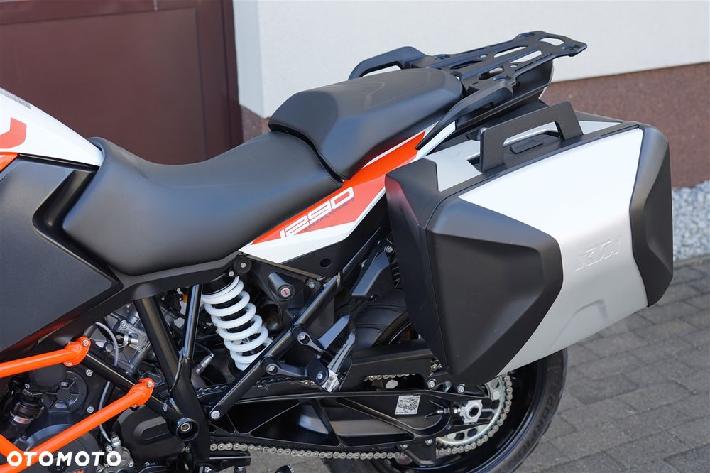 KTM Super Adventure - 24
