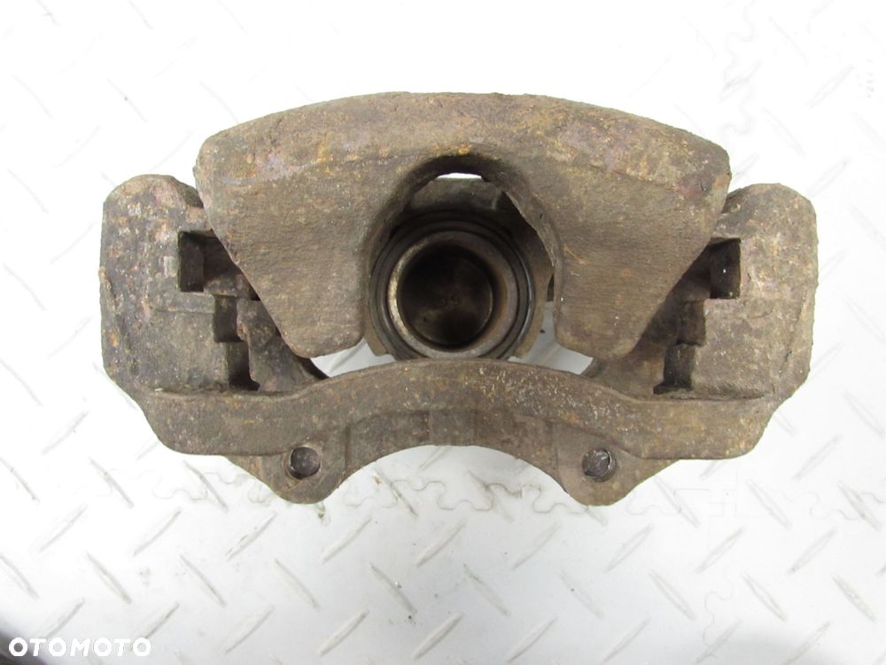 MITSUBISHI CANTER FUSO 7C 9C 13-22 3.0 E6 ZACISK HAMULCOWY TYL PRAWY 17R - 11