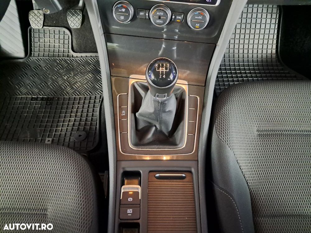Volkswagen Golf - 8