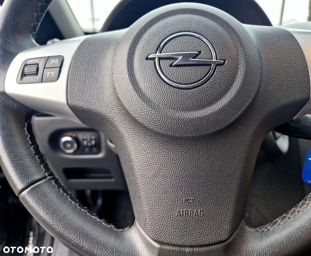 Opel Corsa 1.2 16V Cosmo - 23