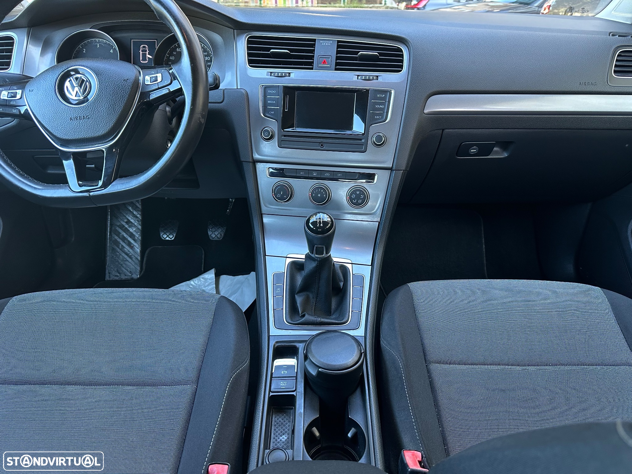 VW Golf 1.6 TDi Confortline - 6