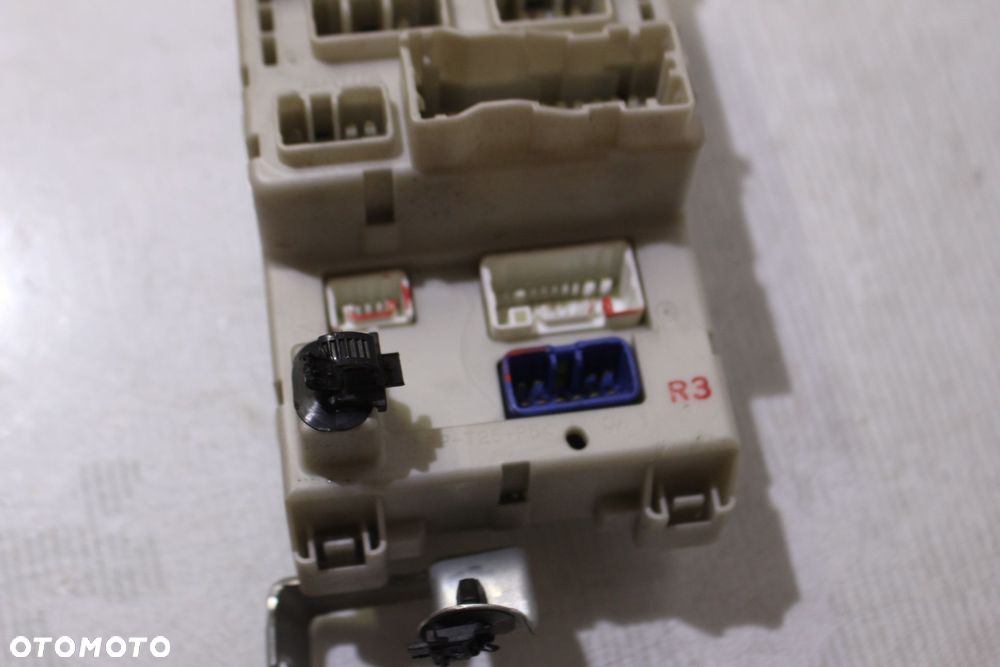 MODUŁ BSI TOYOTA RAV4 II - 5