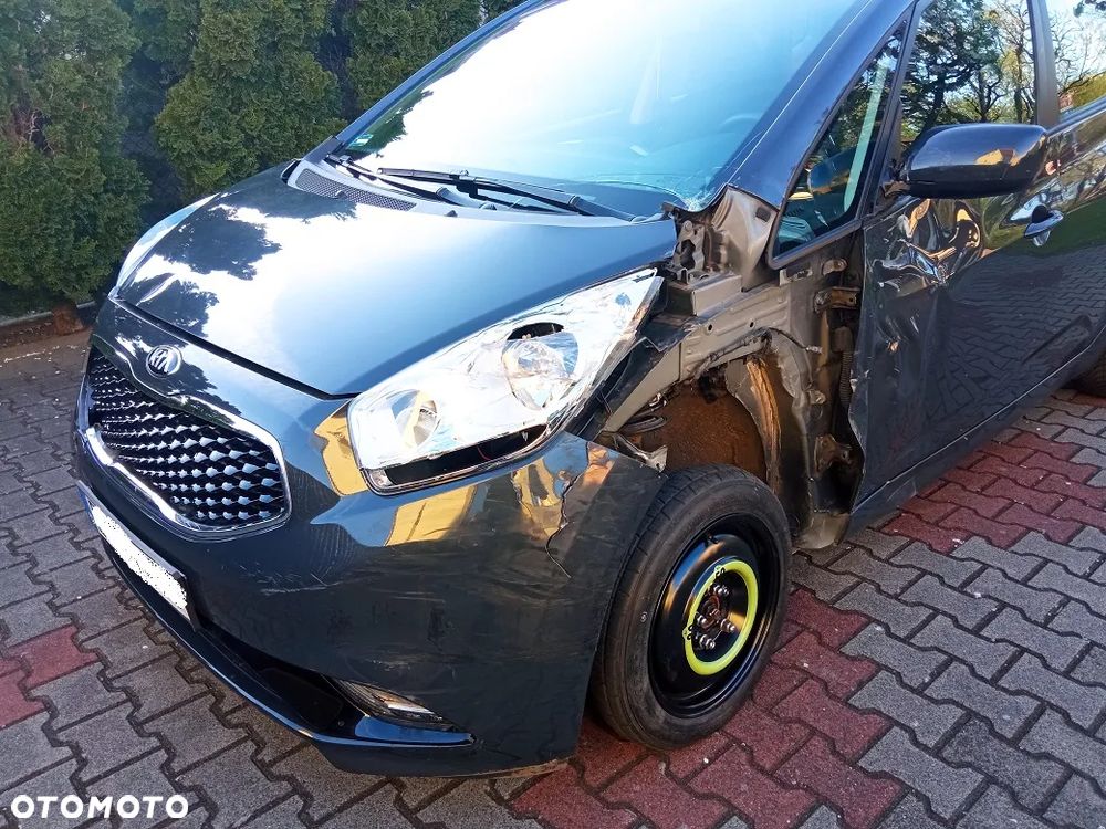 Kia Venga 1.6 L - 10