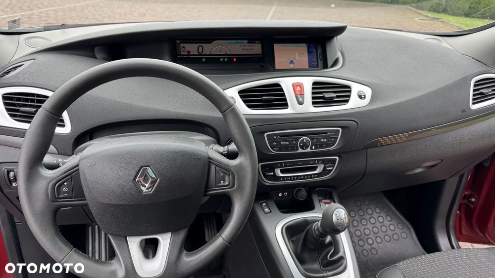 Renault Grand Scenic Gr 1.6 16V Luxe Privilege - 37