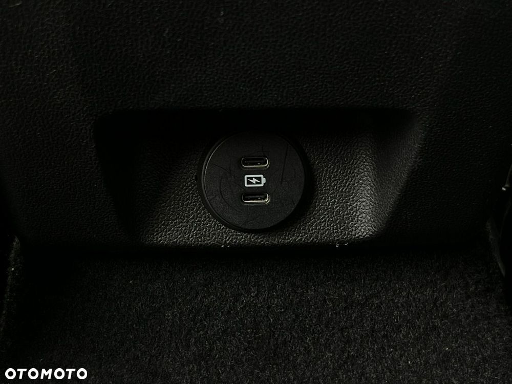 Ford Focus 1.0 EcoBoost Hybrid ST-LINE X - 35