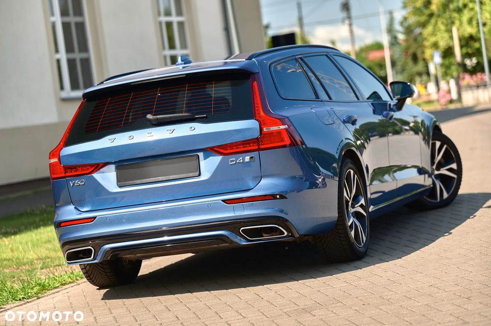 Volvo V60 D4 AWD Geartronic R-Design - 4