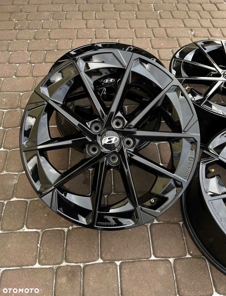 Oryginalne alufelgi Hyundai 5x114,3 19 CZUJNIKI Tucson IONIQ 5 CZARNE