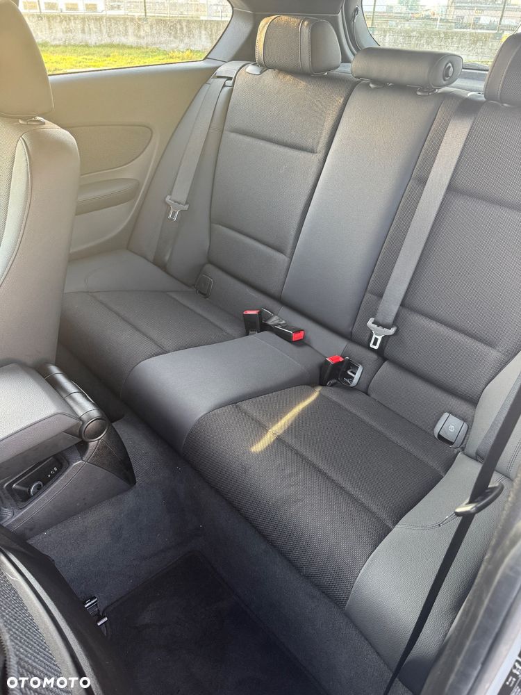 BMW Seria 1 118d DPF Edition Sport - 13