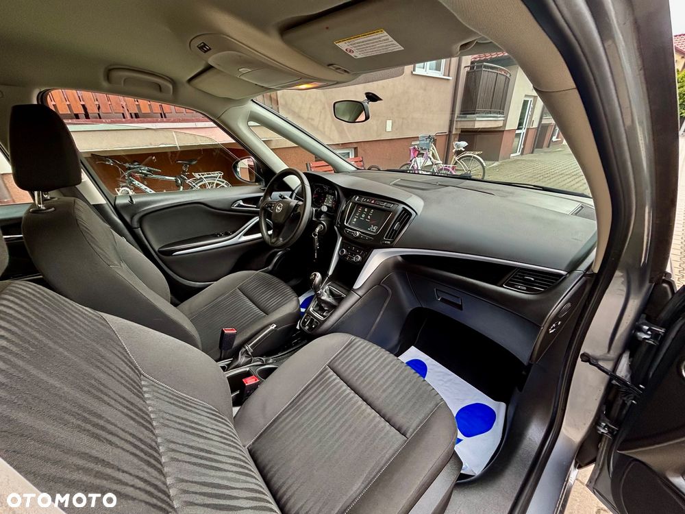 Opel Zafira - 26