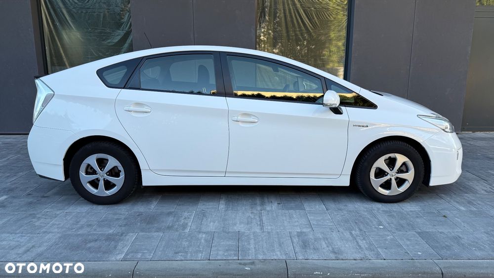 Toyota Prius 1.8 HSD Active - 8