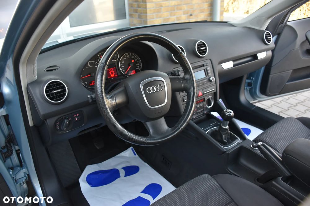 Audi A3 Sportback 2.0 TDI Ambiente - 9