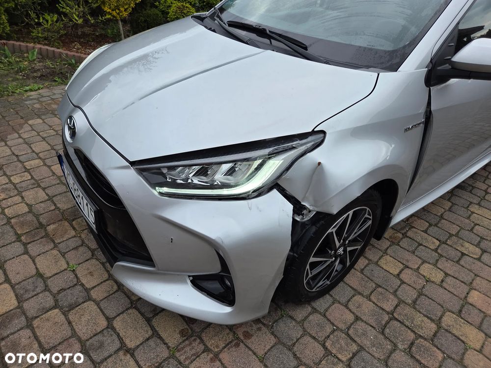 Toyota Yaris Hybrid 100 Premium - 14
