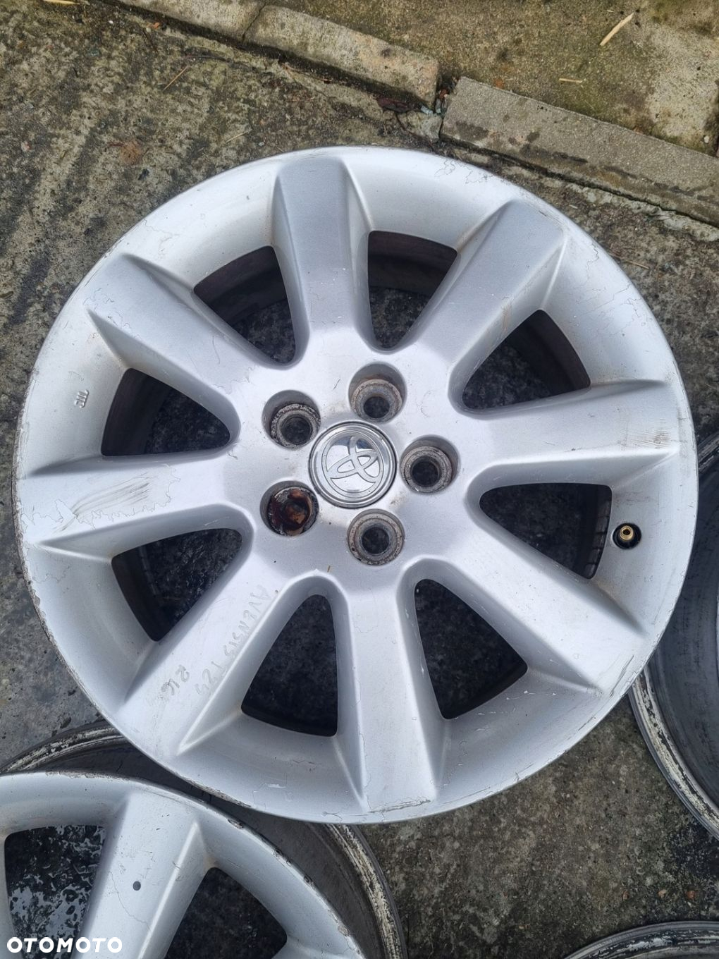 TOYOTA AVENSIS T25 03-09 4 sztuki alufelgi felgi 16 5x100 6,5 * - 7