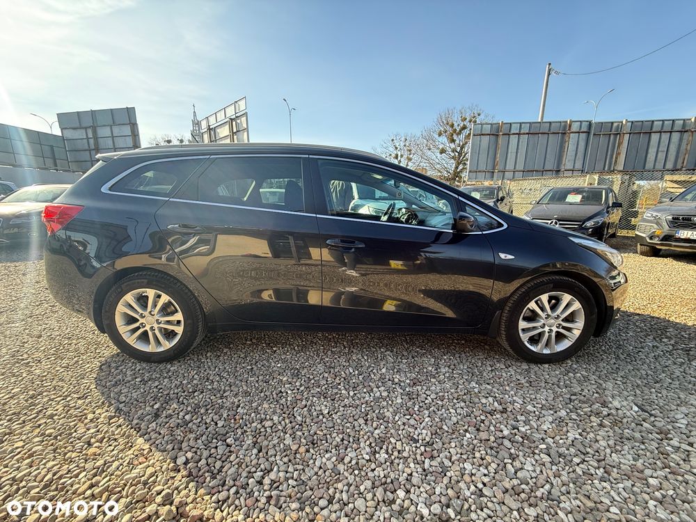 Kia Ceed 1.6 GDI DCT Vision - 12