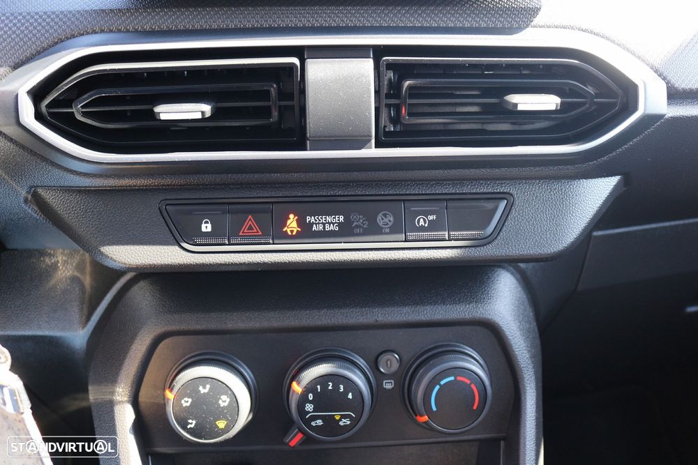 Dacia Sandero 1.0 SCe Essential - 29