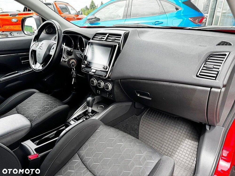 Mitsubishi ASX - 10