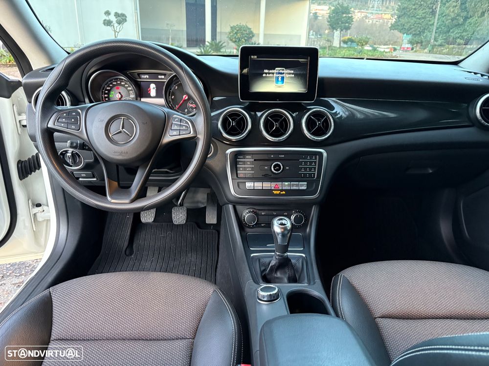 Mercedes-Benz CLA 180 d BlueEFFICIENCY Edition - 17